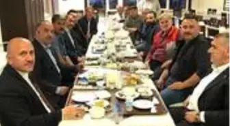 MHP Çayeli Belediye Başkanı İsmail Hakkı Çiftçi, yasağa rağmen muhtarlarla iftarda buluştu