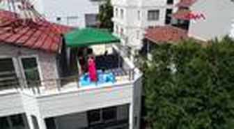 Sıcağı gören Antalyalılar, çatılara havuz kurdu