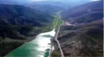 Ormanda yalnız yaşayan çobanın yüzü baharın gelişiyle güldü