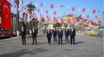 Kuşadası'nda sosyal mesafeli 19 Mayıs kutlaması