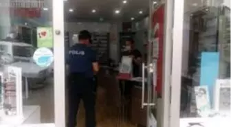 Tavas'ta polisten esnafa korona teftişi