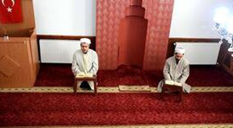 800 yıllık sabah namazında Yasin-i Şerif okuma geleneği Kovid-19'a rağmen yaşatılıyor