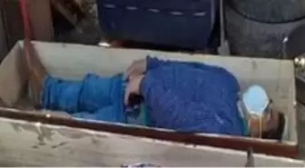 Karantinayı ihlal eden belediye başkanı, yakalanınca tabuta girip ölü taklidi yaptı