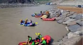 Zap Nehri'nde rafting heyecanı