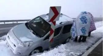 Kardan kapanan yollarda mahsur kalan vatandaşlar kurtarıldı