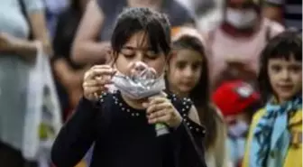 Çocuklar güneşli havanın tadını çıkardı