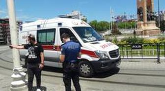Taksim Meydanında yere yığılan turist, polisi hareketlendirdi
