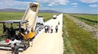 Karatay'da yol ve asfalt seferberliği sürüyor