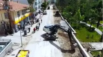 Sungurlu'da trafiği rahatlatan yol çalışması