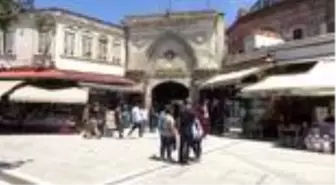 Tarihi Kapalıçarşı esnafı müşterilerini ve turistleri bekliyor