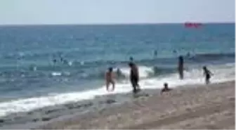 Alanya'da sıcak havada deniz keyfi