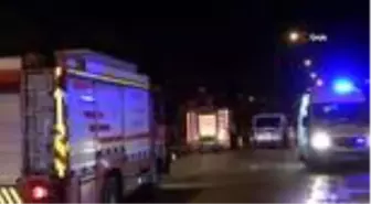 Kontrolden çıkan otomobil yol kenarına bırakılan dorseye çarptı: 2 ölü