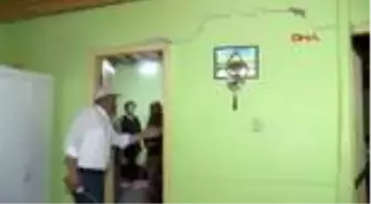 Malatya'daki depremde bazı binalarda hasar oluştu