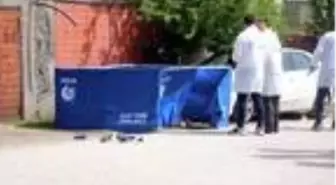 Miras anlaşmazlığından husumetli olduğu bacanağını çıkan tartışmada öldürdü