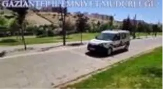 Polislerden doğum günü sürprizi