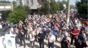 Trafik kazasında ölen karı koca son yolculuğuna uğurlandı