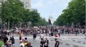Beyaz Saray önündeki Floyd protestosuna binlerce kişi katıldı