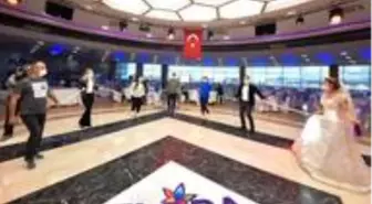 Düğün salonlarında uyulacak kurallar nelerdir? Düğün salonlarında uygulanacak olan koronavirüs önlemler nelerdir? Düğünlerde takı takılacak mı?