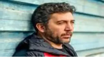 Emre Kınay kimdir, Emre Kınay nereli ve kaç yaşında? Emre Kınay hangi dizilerde oynadı? Emre Kınay'ın filmografisi..