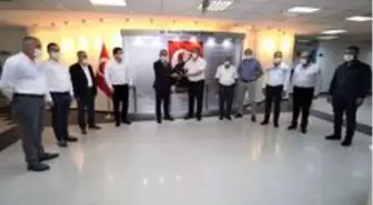 Oda başkanlarından Başkan Akın'a teşekkür hediyesi