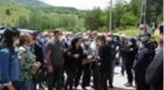 Son Dakika: Fransa'da havuzda ölü bulunan anne ve 2 çocuğu Tunceli'de toprağa verildi