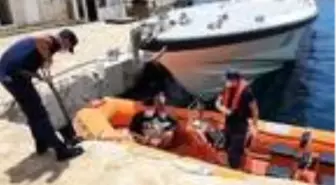 Yunanistan'ın ölüme ittiği 2 kaçak göçmen kurtarıldı