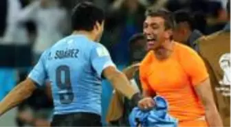 Barcelona'lı Luis Suarez'den Muslera'ya geçmiş olsun mesajı