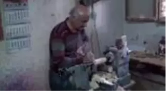 Çocukluğunun oyuncağı topacı üreterek gelecek nesillere taşıyor