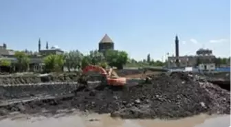 Kars Vadisi Projesi'nde hummalı çalışma