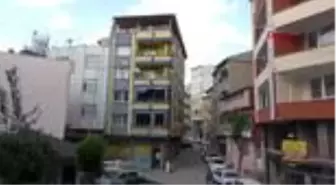 AFYON FANATİK AİLE SARI LACİVERT APARTMANDA YAŞIYOR