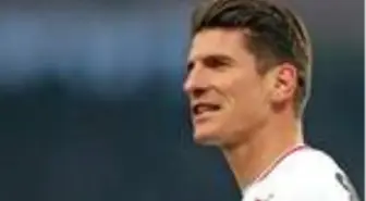 Beşiktaş'ın eski futbolcusu Mario Gomez, futbolu bırakıyor!