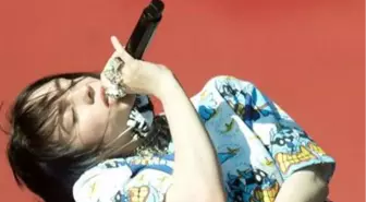 Billie Eilish hayranına uzaklaştırma çıkarttı