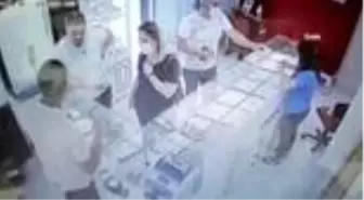 Kuyumcuyu dolandırdılar, polisi kandıramadılar...Dolandırma anları kamerada
