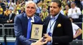 F.Bahçe eski yöneticisinden Ali Koç yönetimine eleştiri: Obradovic'le görüşmeler kontrat bitimine bırakılmaz