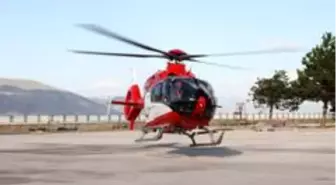 Ayağını ot biçme makinesine kaptırdı, ambulans helikopterle Sivas'a nakledildi