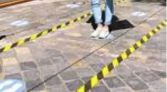 Maske ve sosyal mesafe aşı görevi görüyor