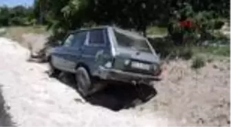 Otomobil şarampole devrildi 2 yaralı