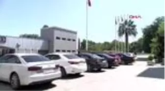 BATAKLIK OPERASYONUNDA ELE GEÇİRİLEN LÜKS ARAÇLAR SERGİLENİYOR