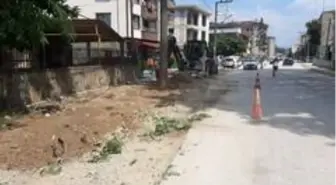 Gazhane Caddesi'nde kaldırım tamiri devam ediyor