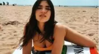 Dua Lipa, örgülü bikinisiyle ayna karşısında selfie yaptı