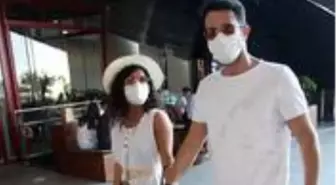 Ünlü şarkıcı Keremcem ve sevgilisi Gazal, AVM'de objektiflere yansıdı