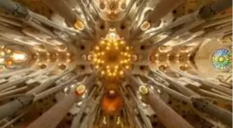 İspanya'da ünlü Sagrada Familia Bazilikası, salgında görev alanlar için yeniden açıldı