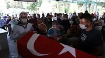 Kaza kurşunuyla ölen Astsubay Güven göz yaşları arasında toprağa verildi