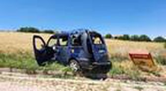 Aksaray'da hafif ticari araç takla attı, sürücü öldü