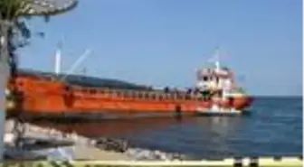 İzmir'de, tankerde 276 kaçak göçmen ve 8 organizatör yakalandı (3)