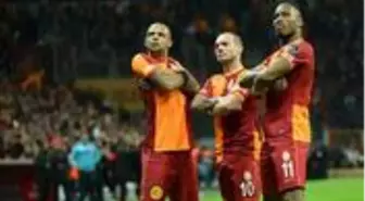 'Keşke G.Saray'da futbolu bıraksaydım' diyen Sneijder, gelecek için iddialı: Bana görev vermek isteyecekler