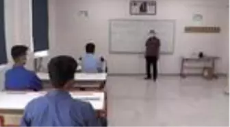 Meslek lisesi öğretmenlerinin ürettiği 'temassız' el dezenfektan cihazına yoğun ilgi