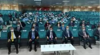 Vali Çiçek belde ve köy muhtarları ile toplantı düzenledi