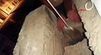 Bacaya düşen yavru kedi itfaiye kurtardı