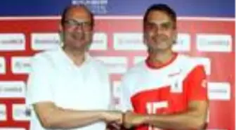 Hentbolda Gökhan Örnek İzmir BŞB'ye döndü